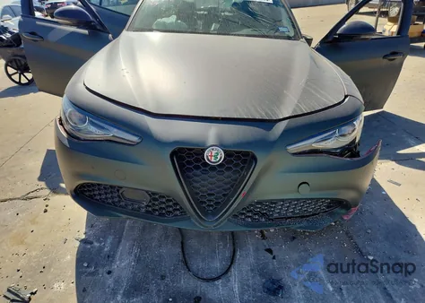 2020 Alfa Romeo Giulia z USA, uszkodzony, nr VIN ZARFAMAN2L7636042